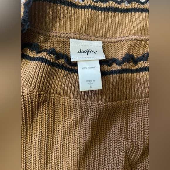 COPY - Sweater - Picture 2 of 2